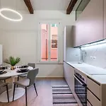 L'antico Moderno Boutique * مودينا